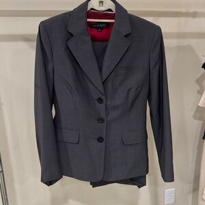 Anne Klein Charcoal 3 piece suit Blazer with Red Lining